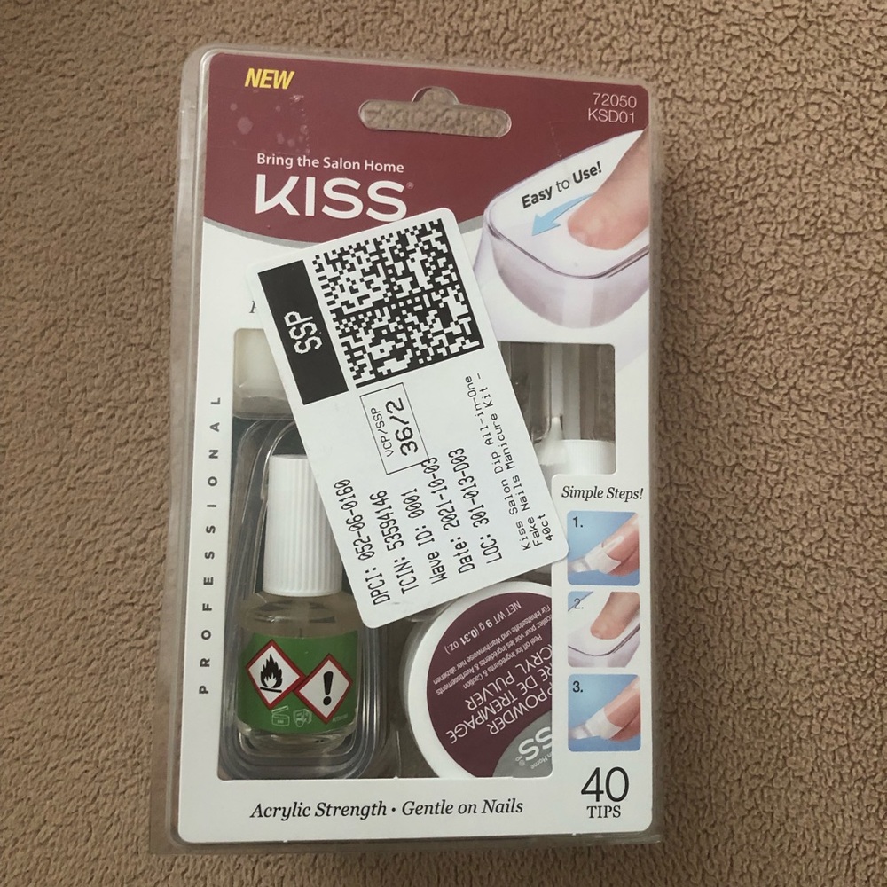 KISS salon dip color powder in white
